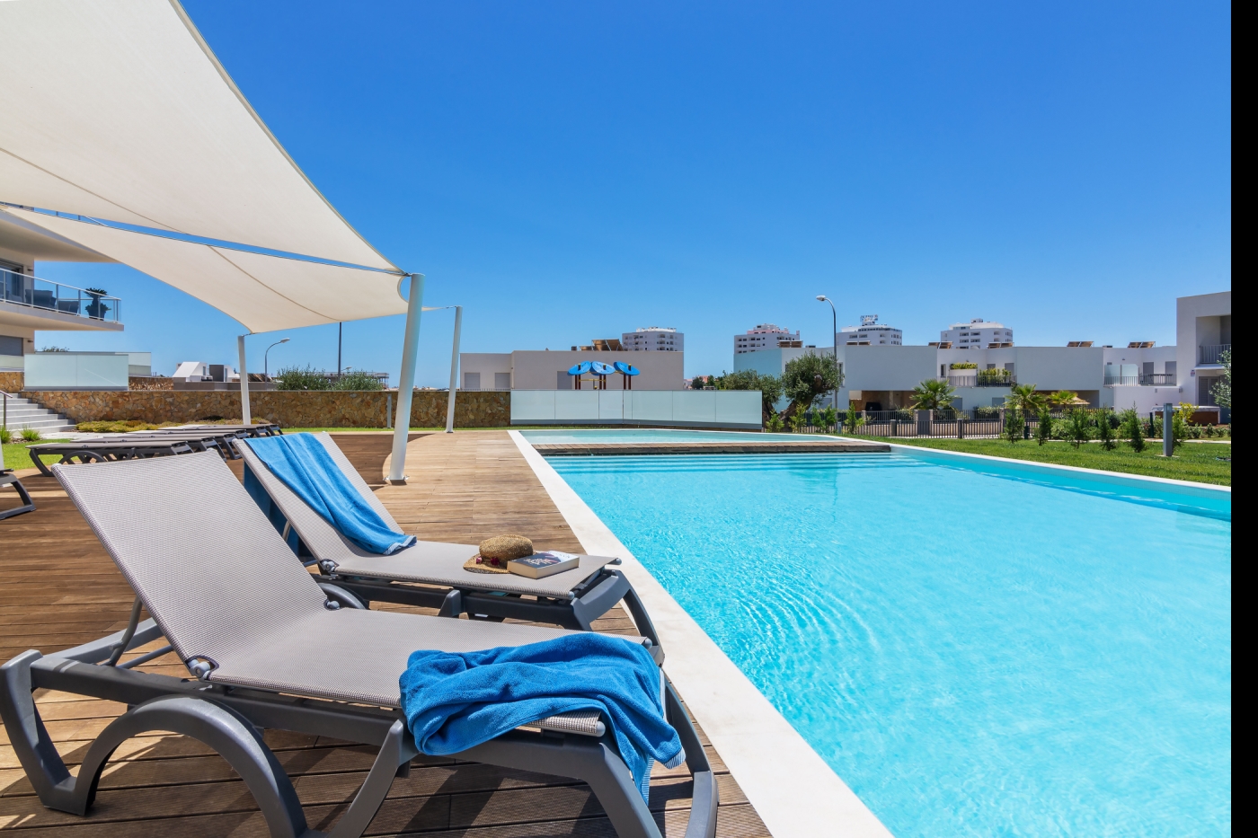 Garden Design brand new apartment with pool in Albufeira